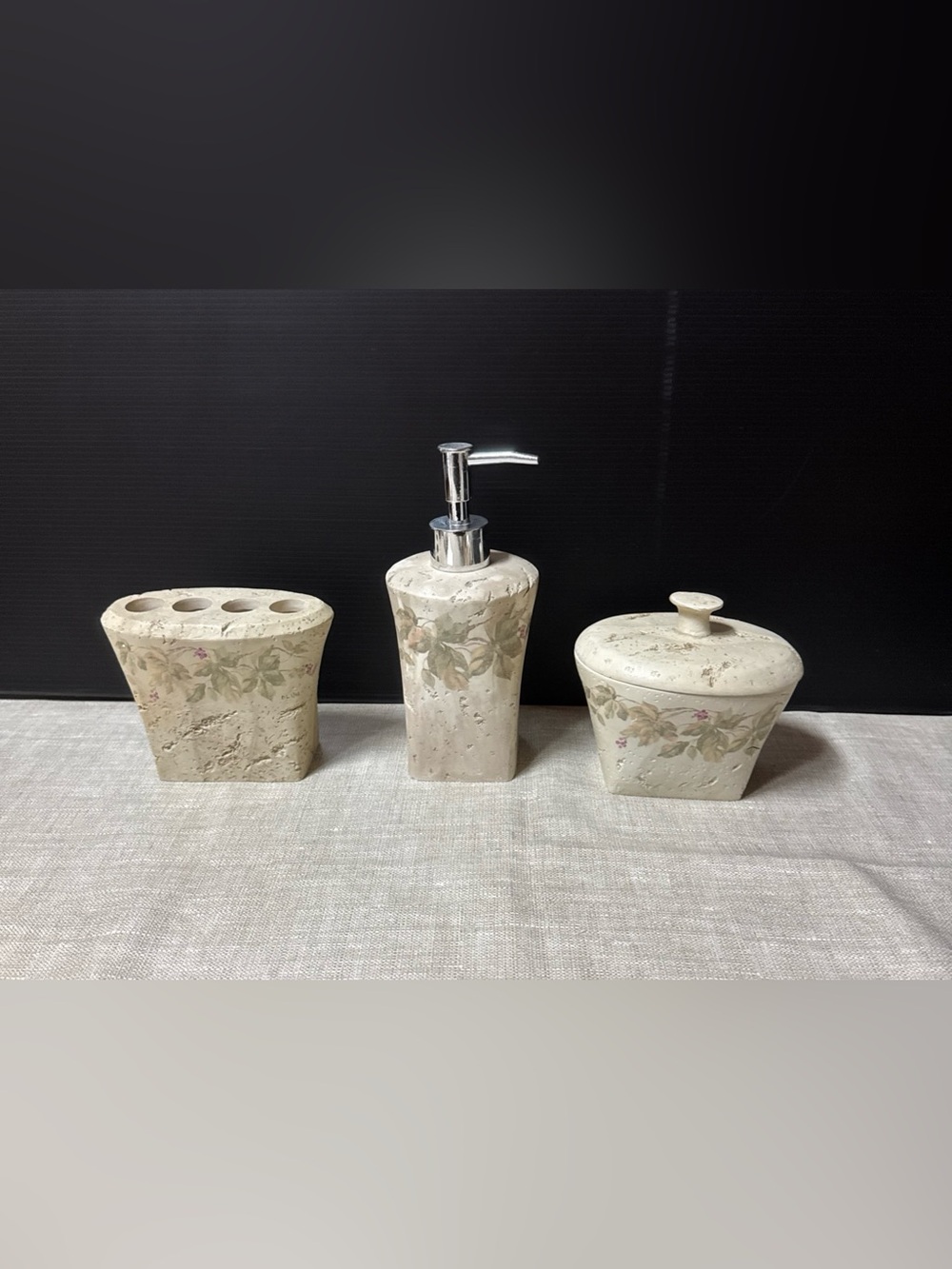 Croscill Ivy 3 pc Bath Accessory Set